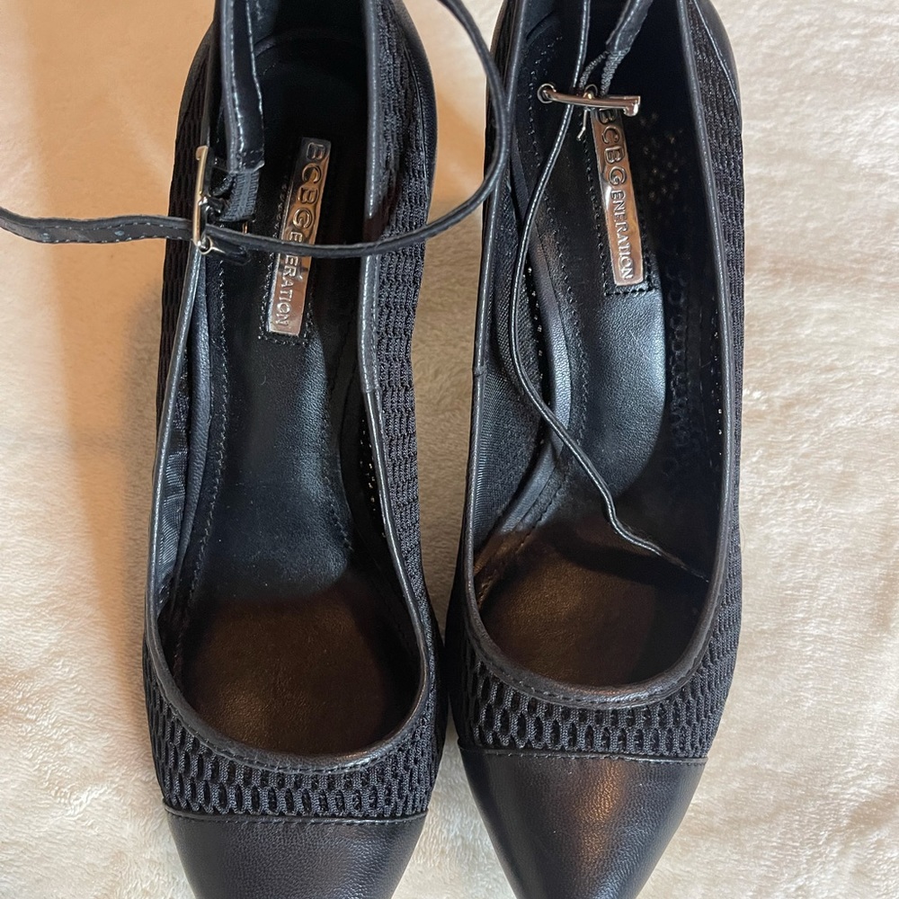 Black heels BCBG size 7 - Picture 2 of 3